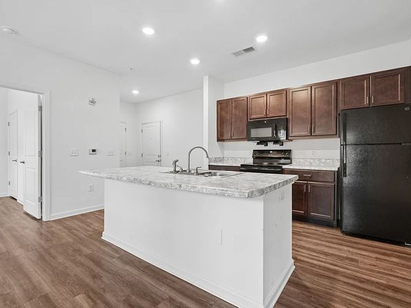 4502 Fennel Rd NE #3-100