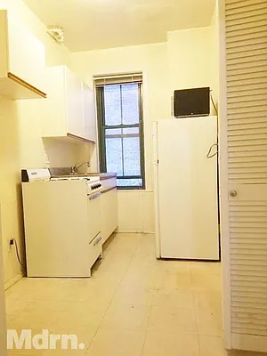 Rented by Mdrn Residential | media 13