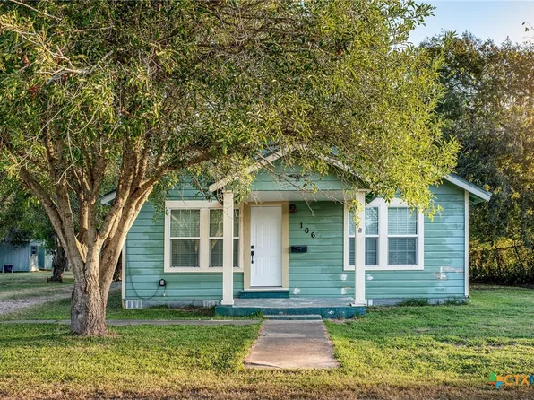 106 Parker St, Port Lavaca, TX 77979