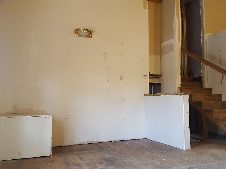 1st image of 801 S Turner Ave