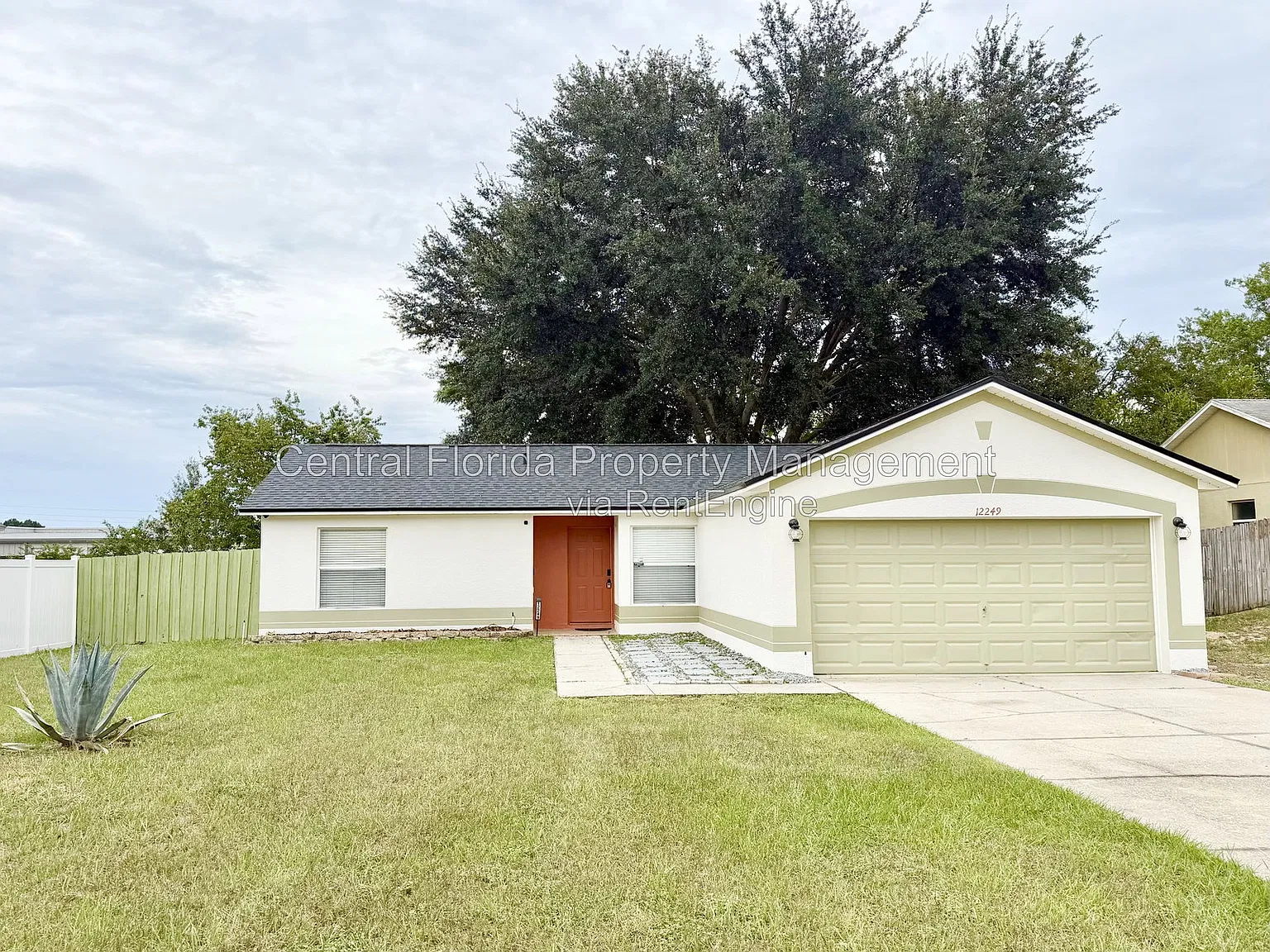 3 bed, 2.0 bath, 1108 sqft, $2,199 — Photo 1