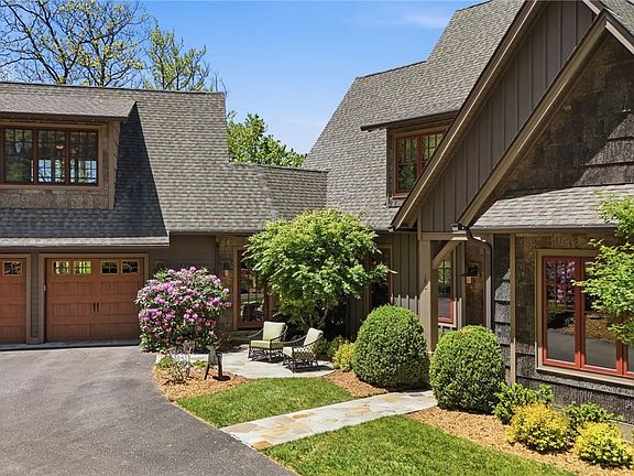 2nd image of 186 Sunset Ridge Drive