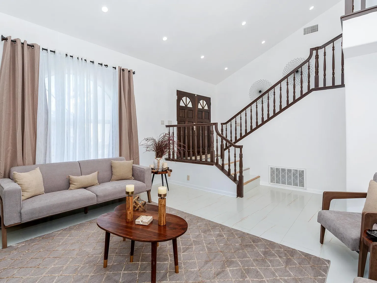 4 bed, 2789 sqft, $7,500 — Photo 3