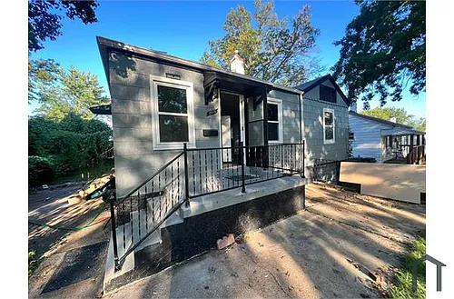 2071 Wedgewood Dr Photo 1