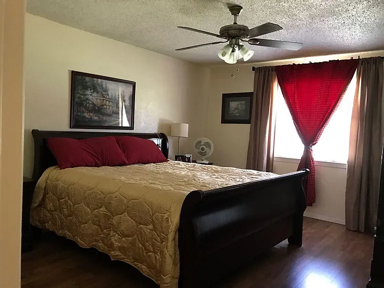 1421 Bryan Dr — Photo 6