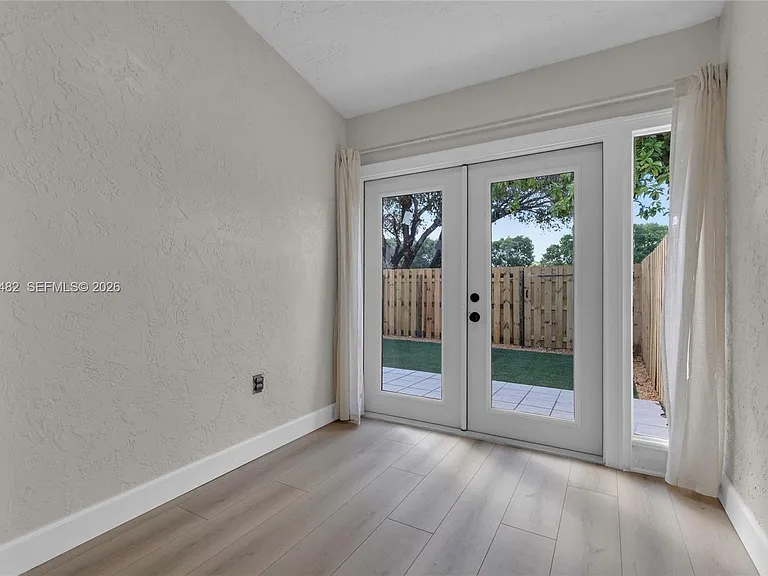 11061 NW 38th Pl — Photo 14
