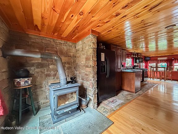 3rd image of 171 Willow Brook Drive