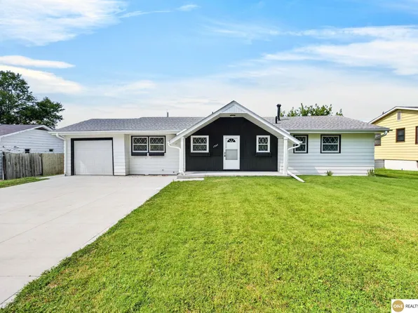 1307 Offutt Blvd, Bellevue, NE 68005