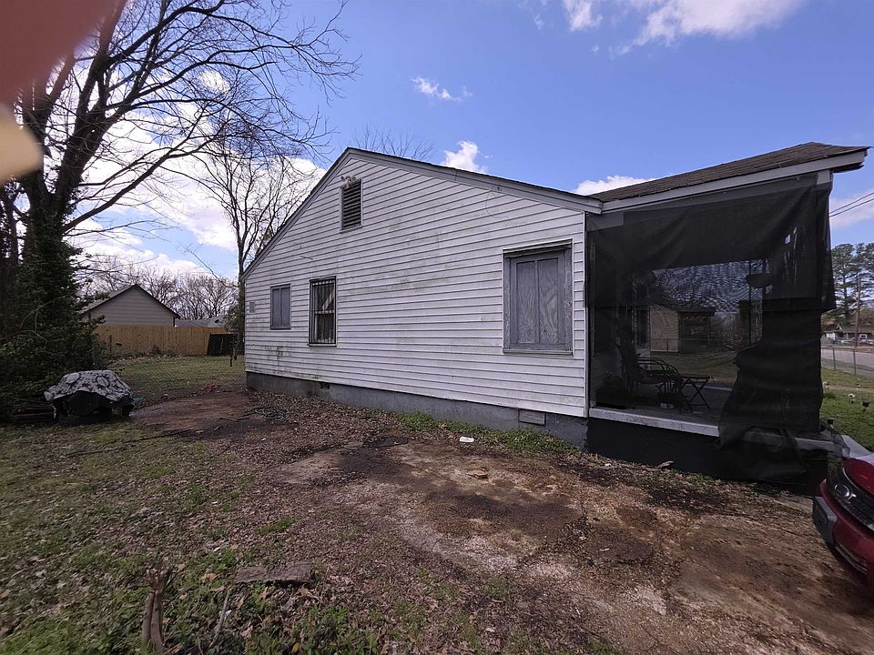 1st image of 2403 Golden Ave
