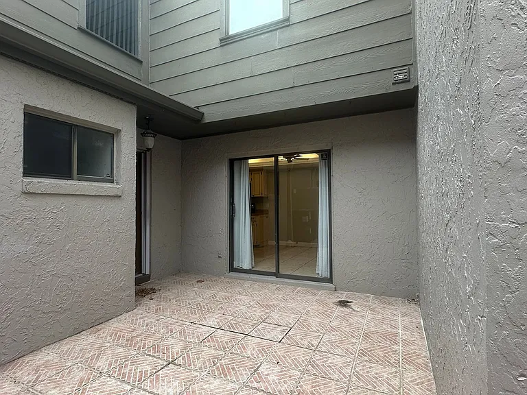 1532 N Carolwood Blvd — Photo 52
