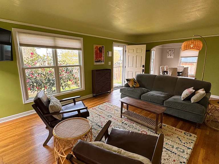 NE Prescott St — Photo 1