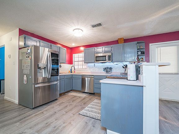 5th image of 1680 Strong Rd