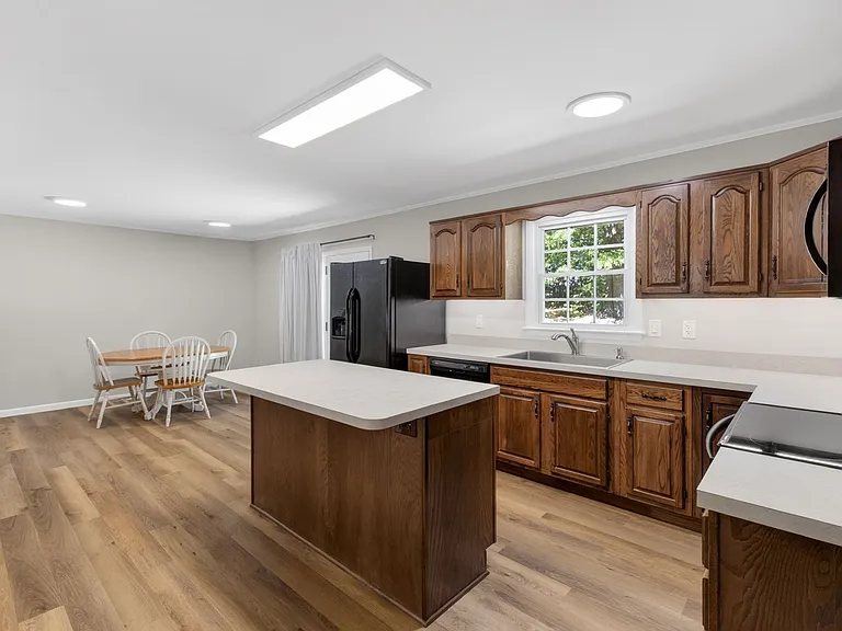 Olive Rd — Photo 10