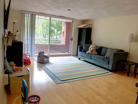 5th image of 50 Watertown St APT 209
