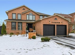 3196 Desmond Dr, Burlington, ON L7M 3N1