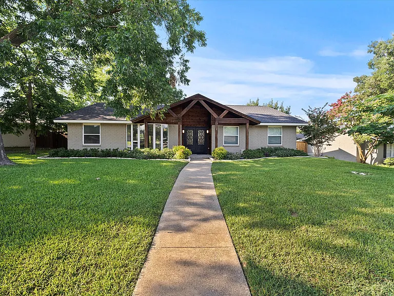 12408 Cedar Bend Dr — Photo 2