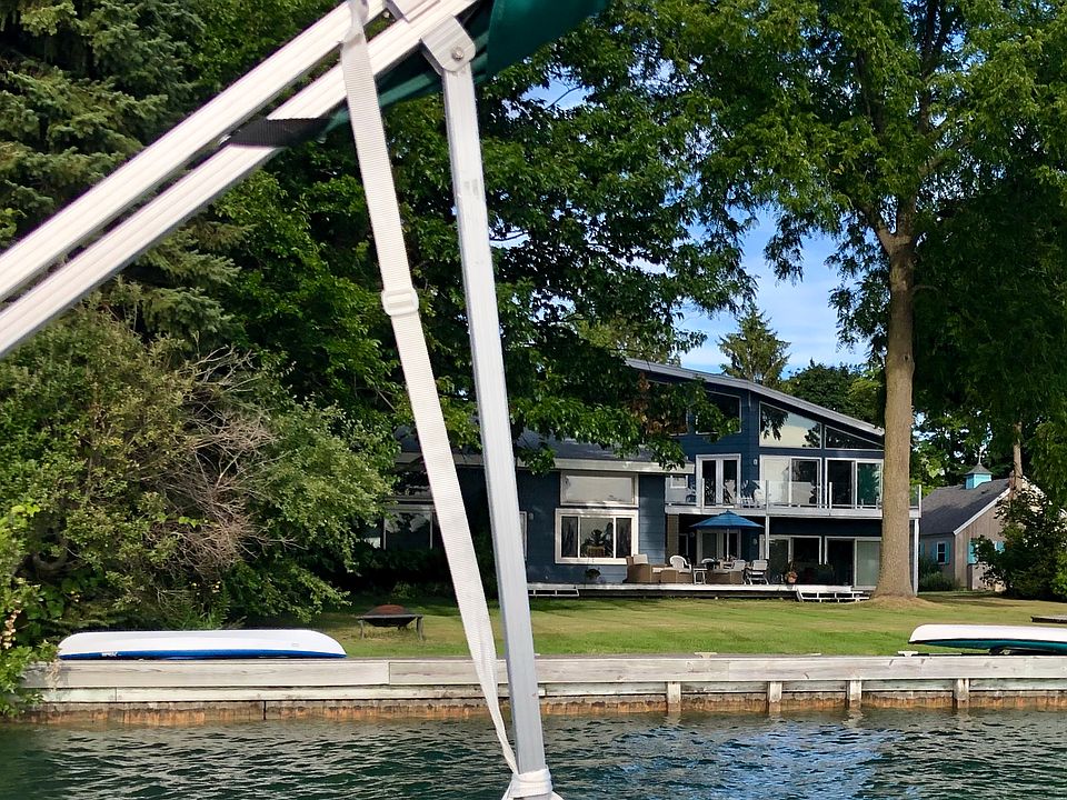 1st image of 110 Mitchell Dr