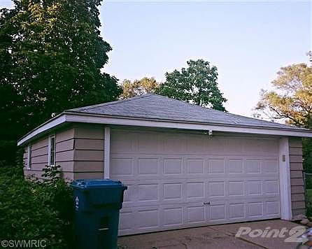 3rd image of 651 66th St SE