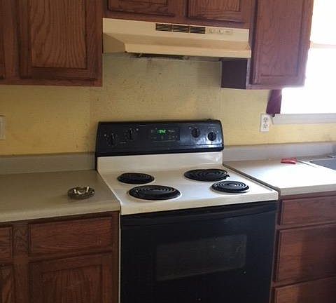 2nd image of 220 Evansdale Ave