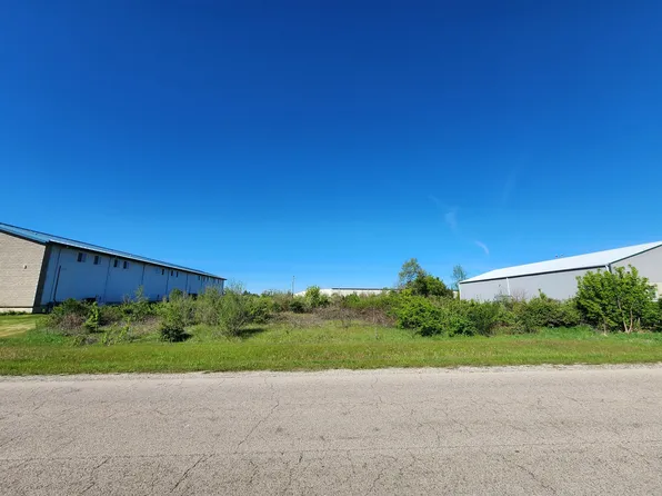 11207 Commercial St, Richmond, IL 60071