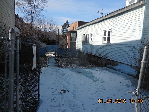 5th image of 3037 7th Ave