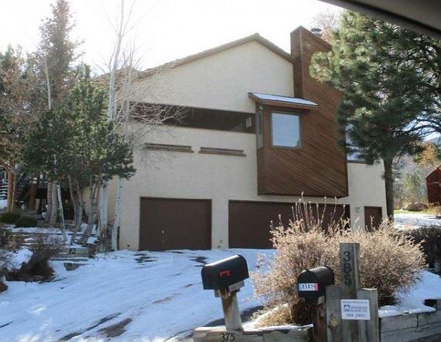 2nd image of 375 Wedgewood Ct