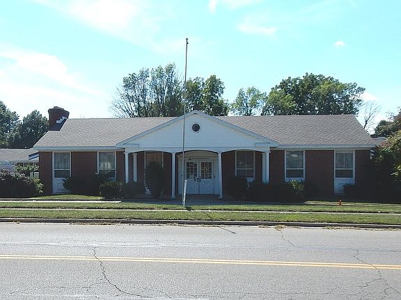 3rd image of 1384 N Monroe Dr