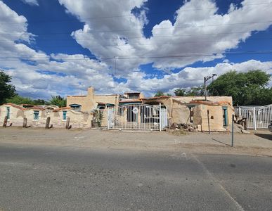 302 La Vega Dr SW, Albuquerque, NM, 87105