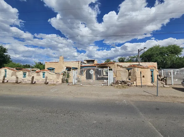 302 La Vega Dr SW, Albuquerque, NM 87105