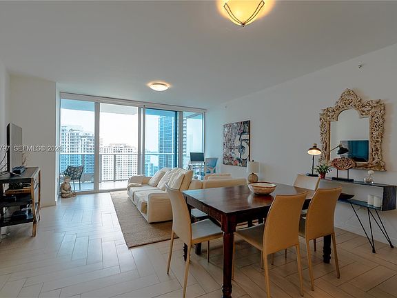 5th image of 200 Biscayne Boulevard Way APT 3305