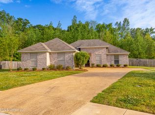 120 Bankside Dr, Canton, MS 39046