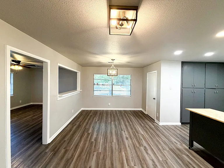 1204 Chippendale Dr — Photo 6