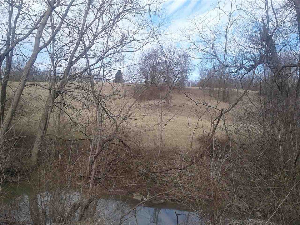 2nd image of 826 Wright Rd