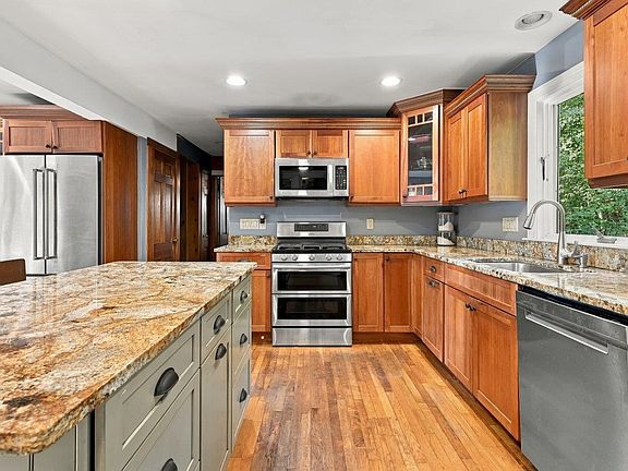 3rd image of 30 Garden Lane