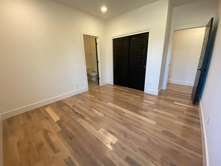6460 Thunderbird Dr — Photo 16