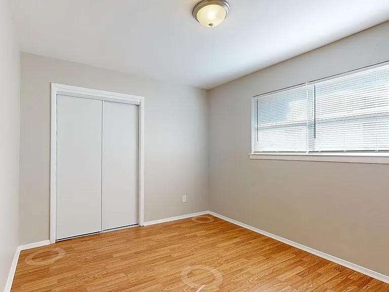 6121 Whitman Ave — Photo 6