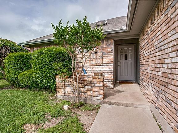 3rd image of 6212 Aires Dr