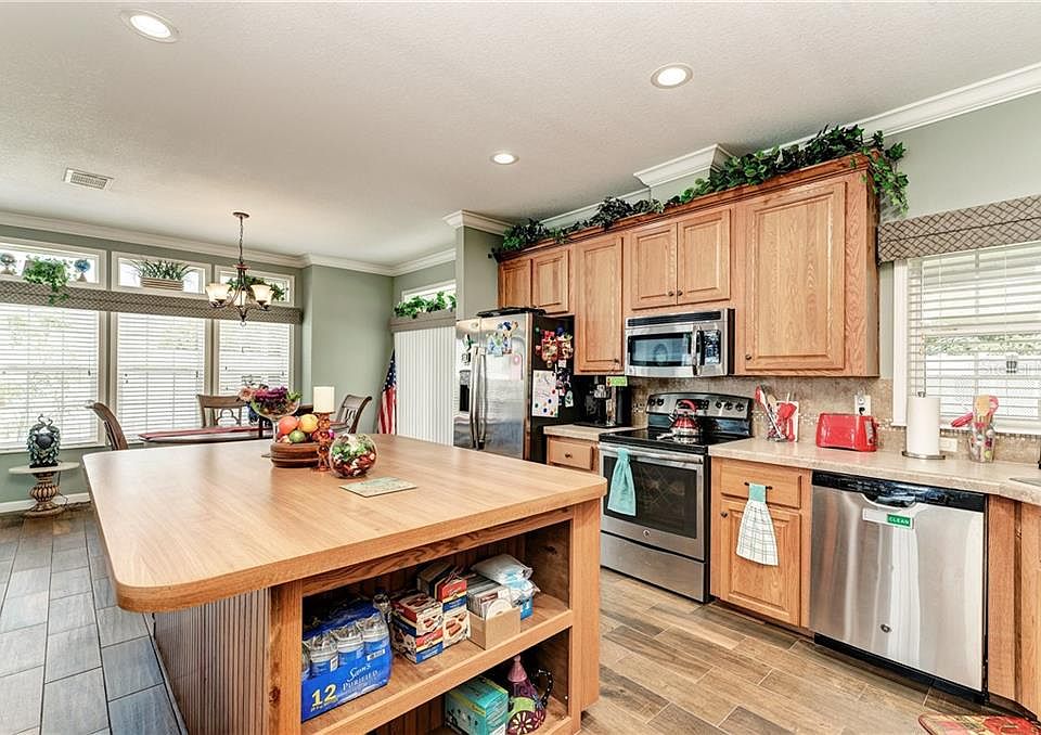 2nd image of 3422 Oakwood Blvd S