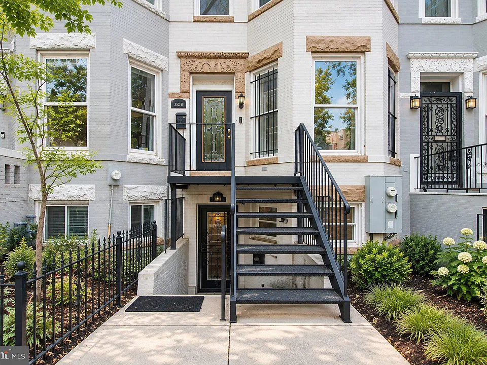 35 Rhode Island Ave NW #A