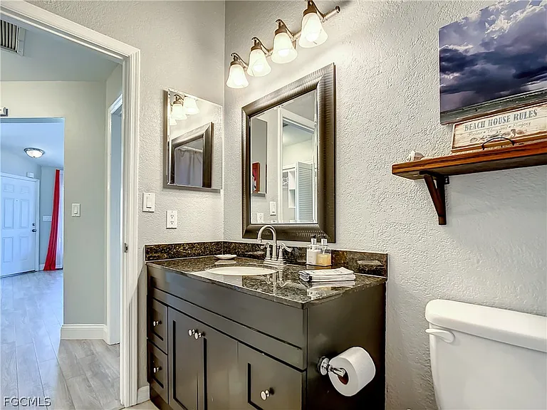 13633 Admiral Ct — Photo 24