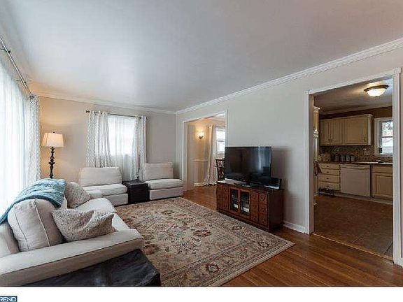 3rd image of 2429 Owen Dr