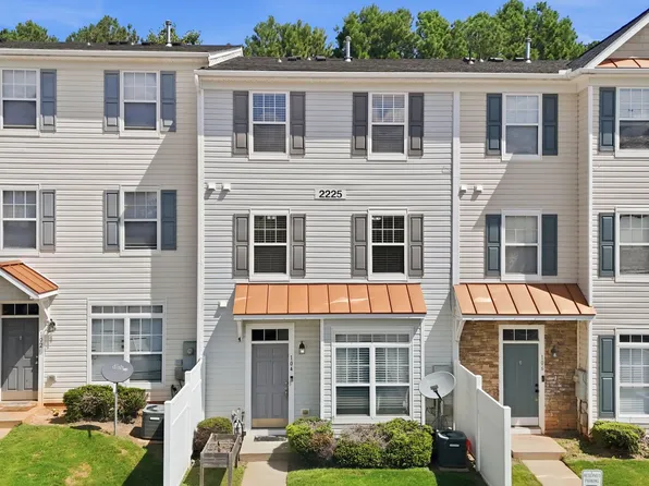 2225 Raven Rd Unit 104, Raleigh, NC 27614