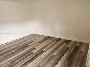 7505 SW 82nd St APT 102, Miami, FL 33143