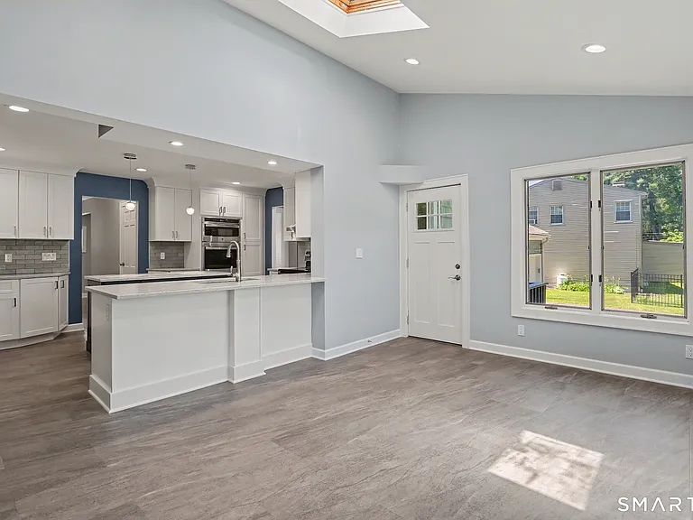 145 Casmir Dr — Photo 13