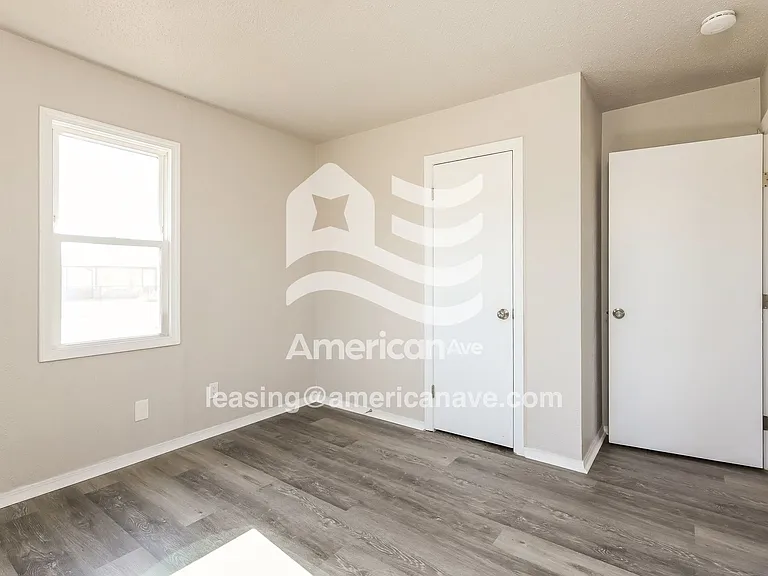 1184107_008_main_bedroom_8.jpg