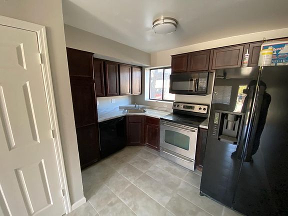 3rd image of 310 W Earll Dr Unit 105