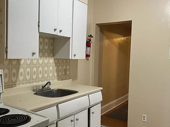 5th image of 124 Elm Ave