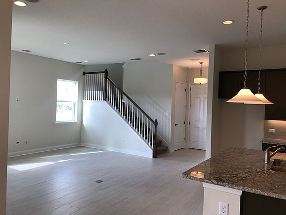3rd image of 21 Cortona Ln