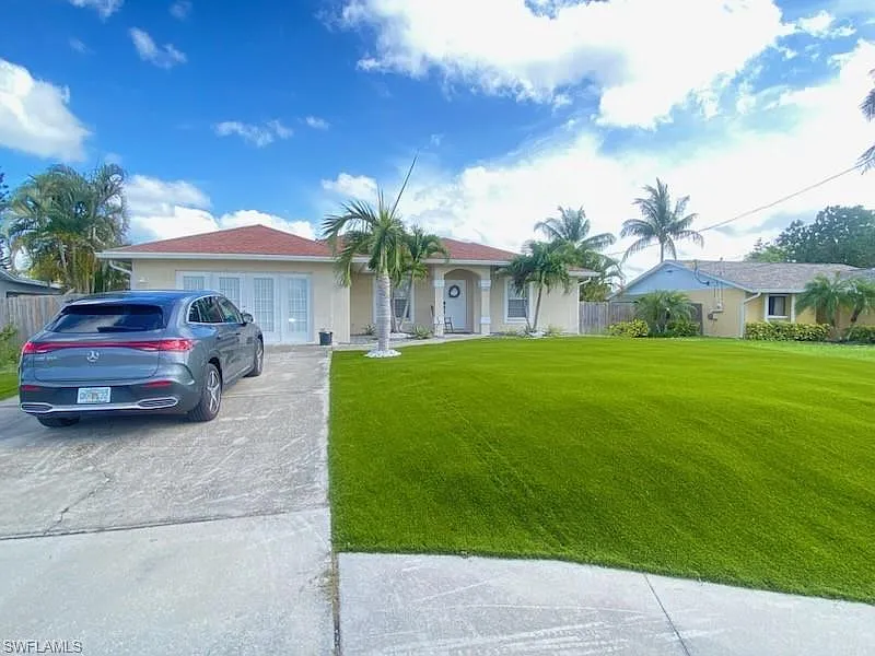 3 bed, 2.0 bath, 1586 sqft, $6,000 — Photo 2