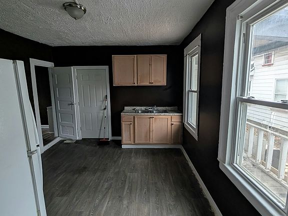 5th image of 1169 E 60th St APT 1